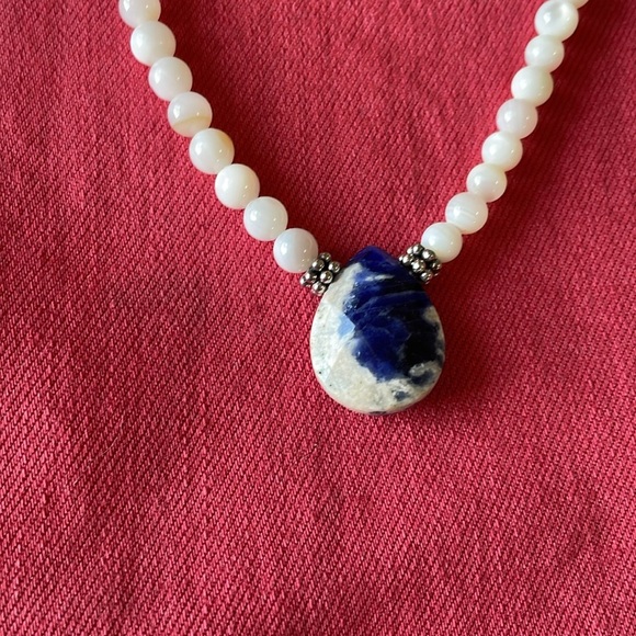 Mother Of Pearl Necklace - Picture 7 of 7